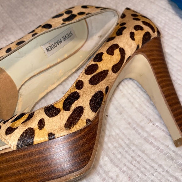 Steve Madden leopard print heeled dress shoes. Size 7.5 M. - Picture 3 of 8